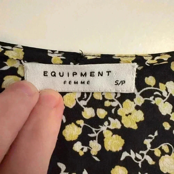 Equipment Femme Sleeveless Black Yellow Floral Print V Neck Silk Dress S - Picture 3 of 11